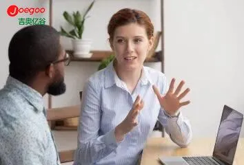 Cwsmeriaid Thai Dewiswch Ein Peiriant Gwerthu Cyflenwadau Golchi Ceir Bach